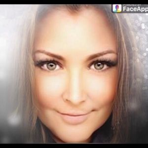 Meet your Posher, Carlotta